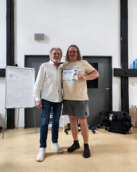 Maroš Kellner a prof. Boscá s certifikátom z kurzu
